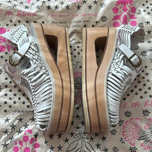 Jeffrey Campbell Free People White Wedge Sandals - Size 8 - Worn once - Picture 11 of 14